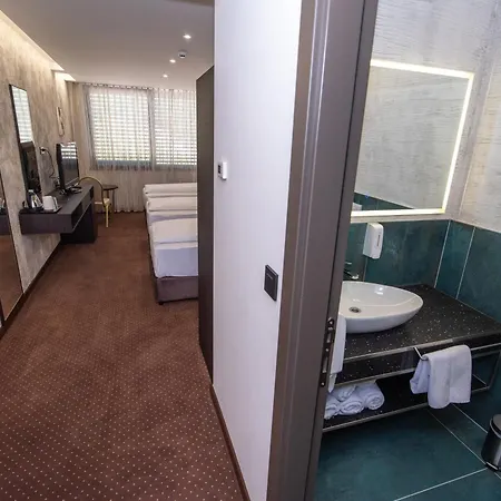 ホテル President & 4*