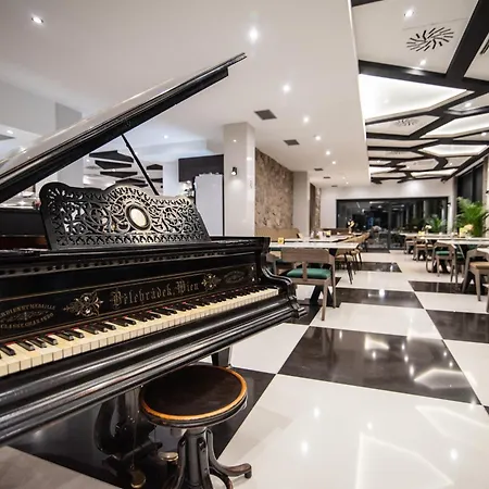 ホテル President & 4*