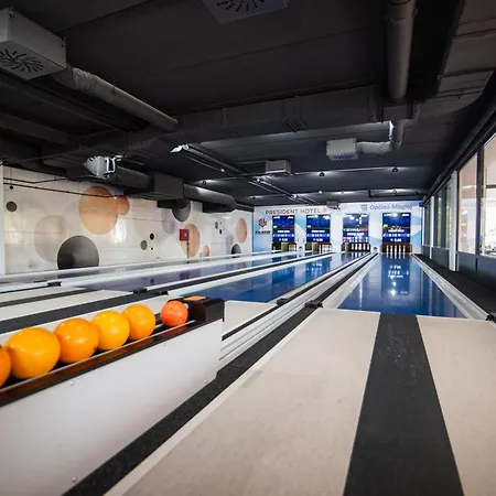 ホテル President &